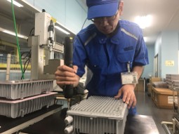 組立・外観検査［生産グループ］（本社工場勤務）03